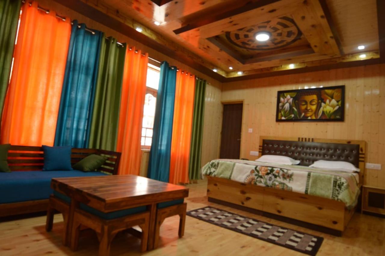 The Alpinist Cafe And Retreat Kaza Exterior foto
