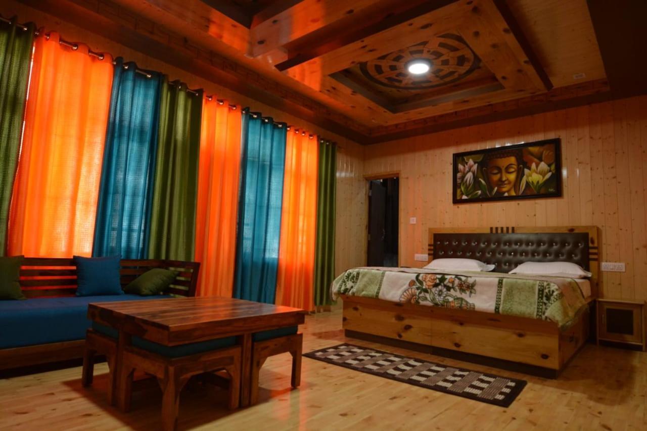 The Alpinist Cafe And Retreat Kaza Exterior foto
