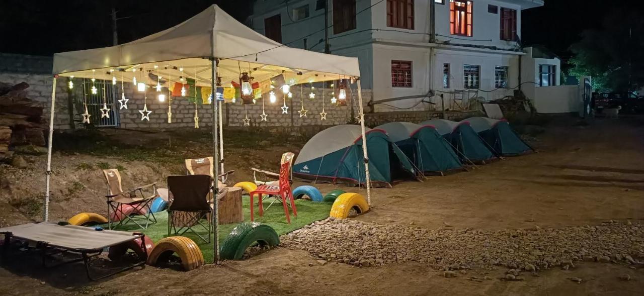 The Alpinist Cafe And Retreat Kaza Exterior foto