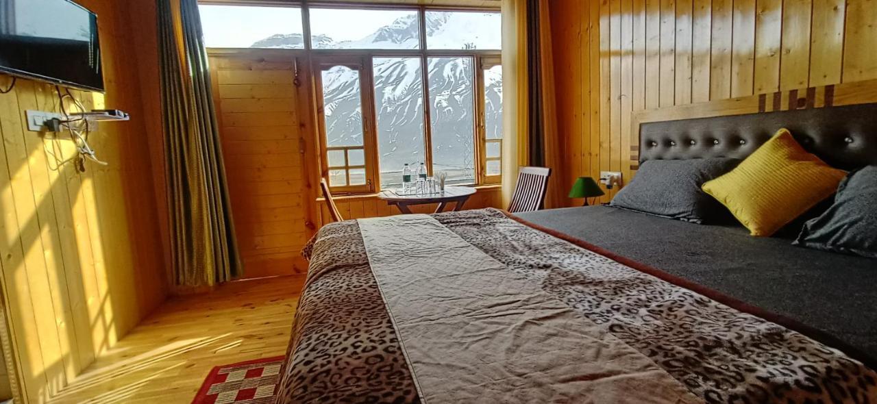 The Alpinist Cafe And Retreat Kaza Exterior foto