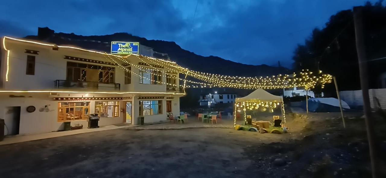 The Alpinist Cafe And Retreat Kaza Exterior foto