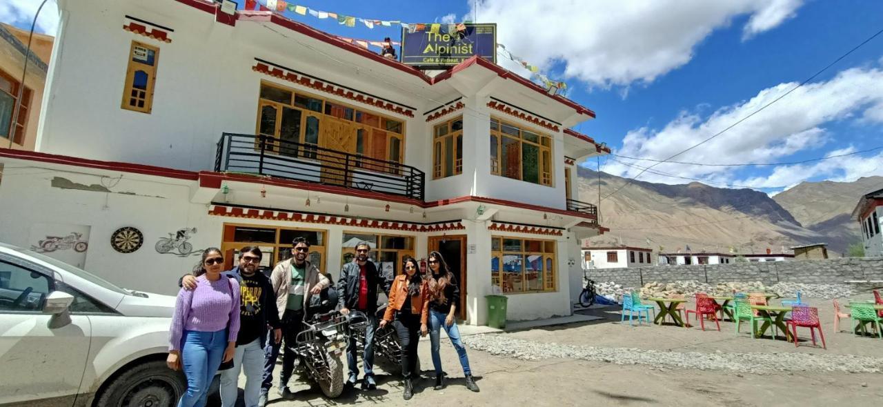 The Alpinist Cafe And Retreat Kaza Exterior foto