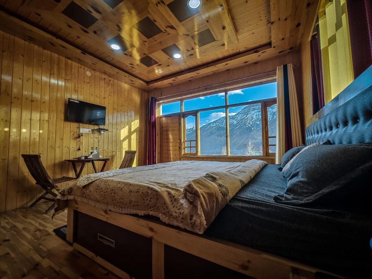 The Alpinist Cafe And Retreat Kaza Exterior foto