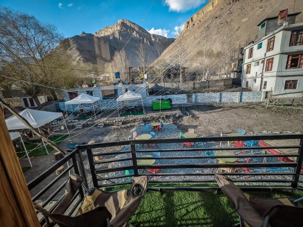The Alpinist Cafe And Retreat Kaza Exterior foto