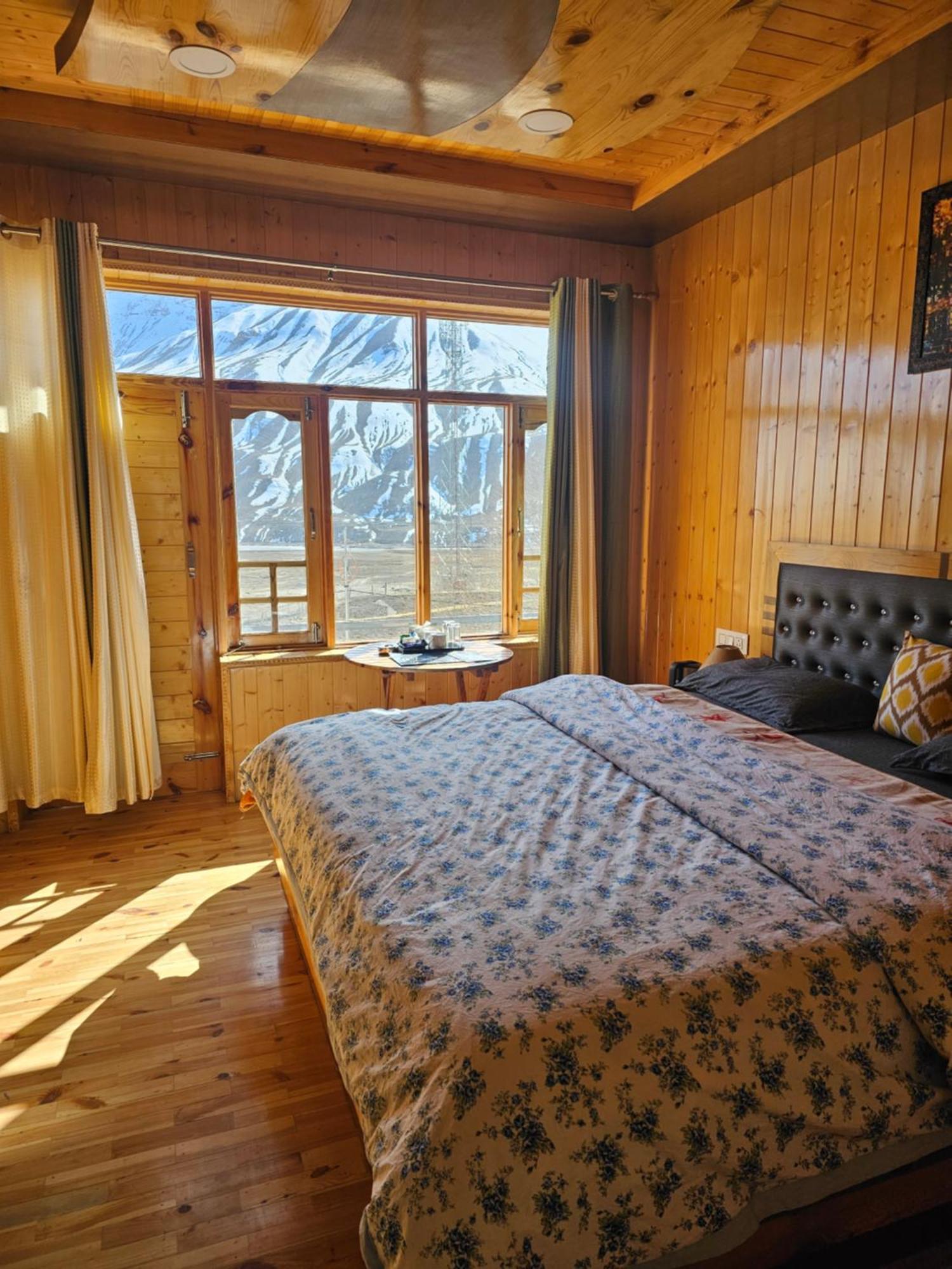 The Alpinist Cafe And Retreat Kaza Quarto foto