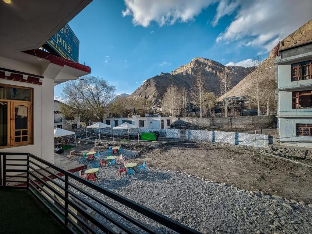 The Alpinist Cafe And Retreat Kaza Quarto foto