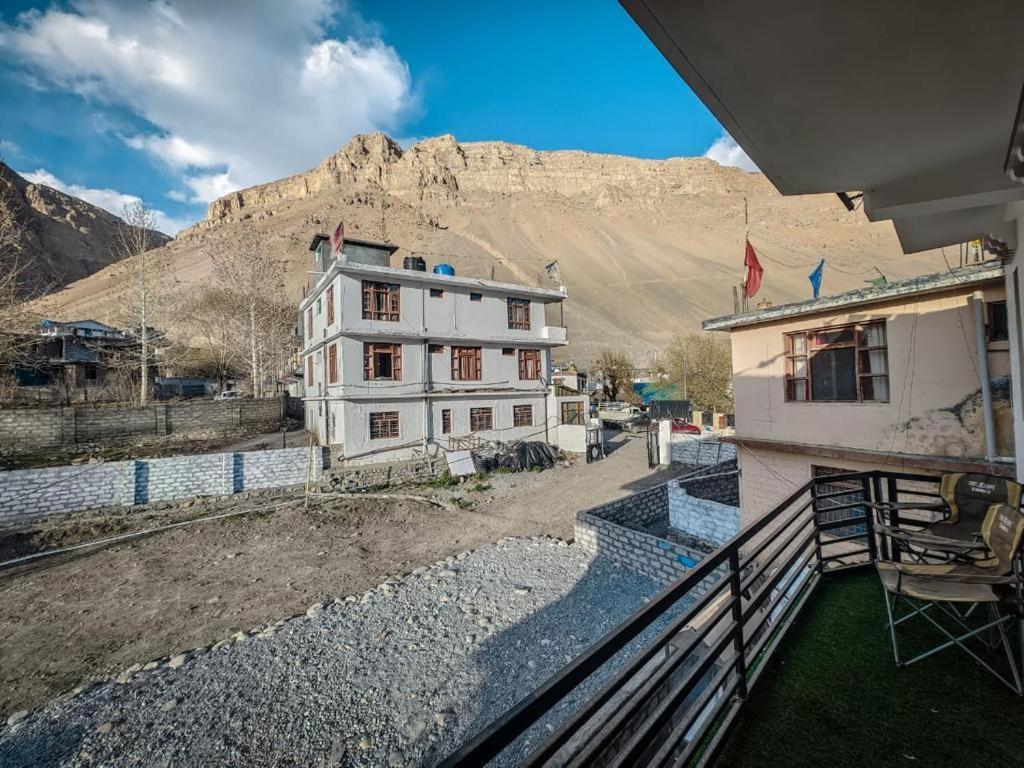 The Alpinist Cafe And Retreat Kaza Quarto foto