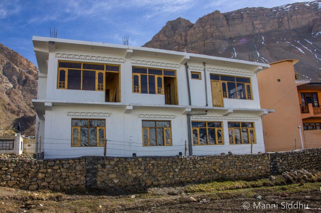 The Alpinist Cafe And Retreat Kaza Exterior foto