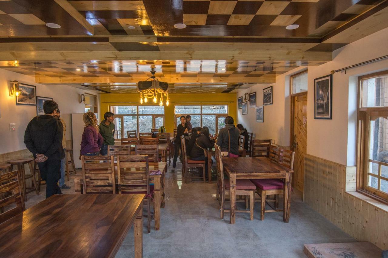 The Alpinist Cafe And Retreat Kaza Exterior foto