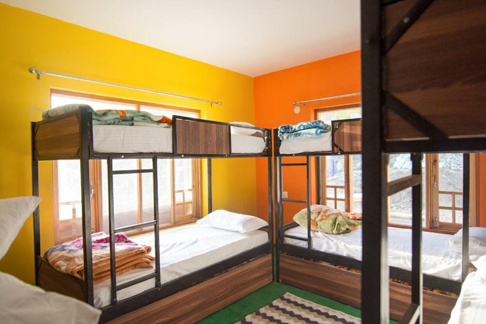 The Alpinist Cafe And Retreat Kaza Exterior foto