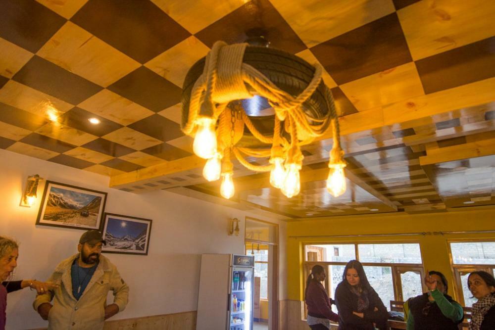 The Alpinist Cafe And Retreat Kaza Exterior foto