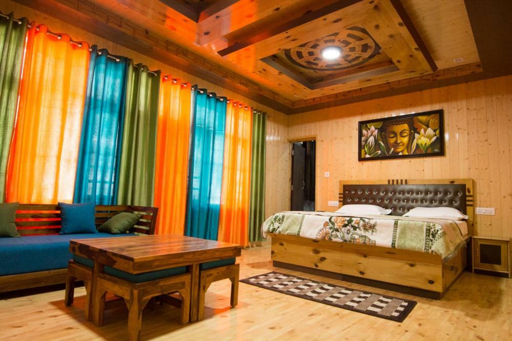 The Alpinist Cafe And Retreat Kaza Exterior foto