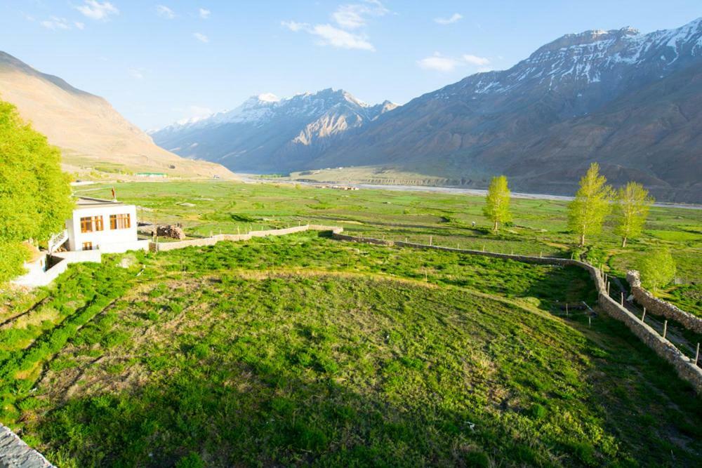 The Alpinist Cafe And Retreat Kaza Exterior foto